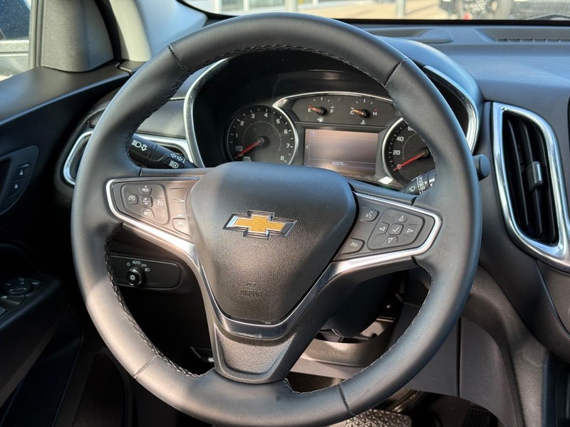 Chevrolet Equinox Vehicle Full-screen Gallery Image 12