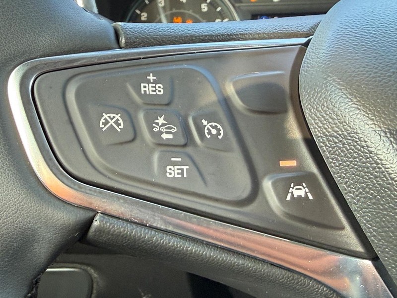 Chevrolet Equinox Vehicle Full-screen Gallery Image 13