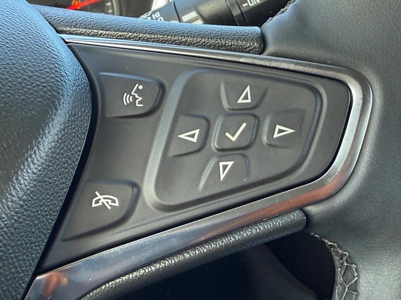 Chevrolet Equinox Vehicle Full-screen Gallery Image 14
