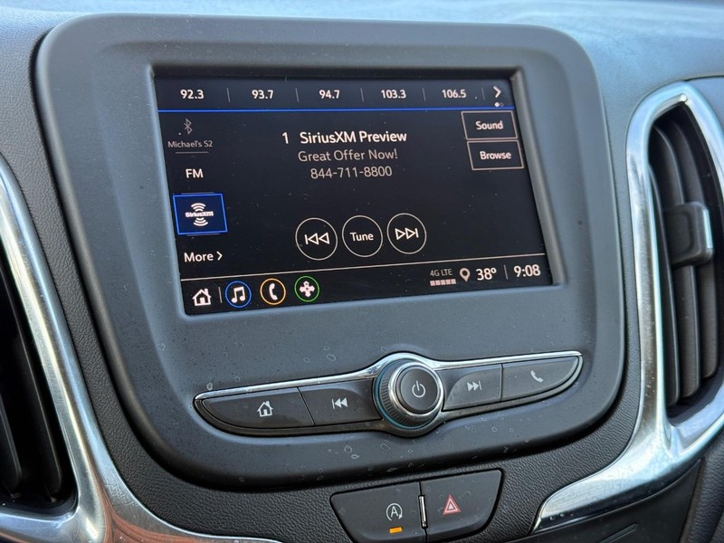 Chevrolet Equinox Vehicle Full-screen Gallery Image 17