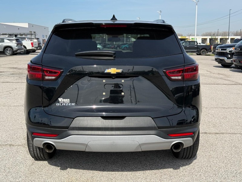 Chevrolet Blazer Vehicle Full-screen Gallery Image 04