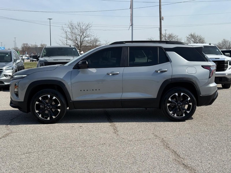 Chevrolet Equinox Vehicle Full-screen Gallery Image 2