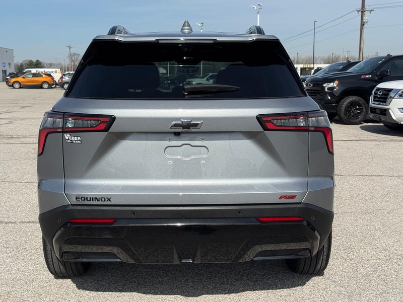 Chevrolet Equinox Vehicle Full-screen Gallery Image 4