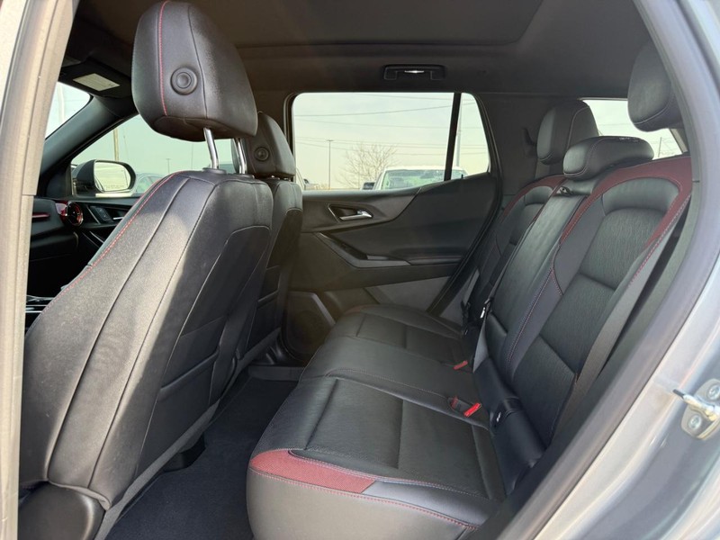 Chevrolet Equinox Vehicle Full-screen Gallery Image 10