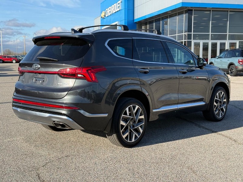 Hyundai Santa Fe Vehicle Full-screen Gallery Image 5