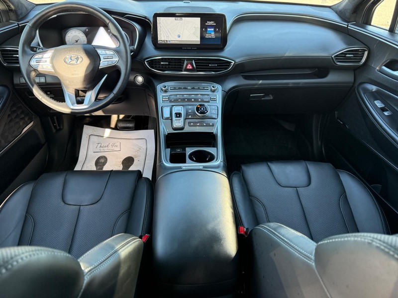 Hyundai Santa Fe Vehicle Full-screen Gallery Image 13