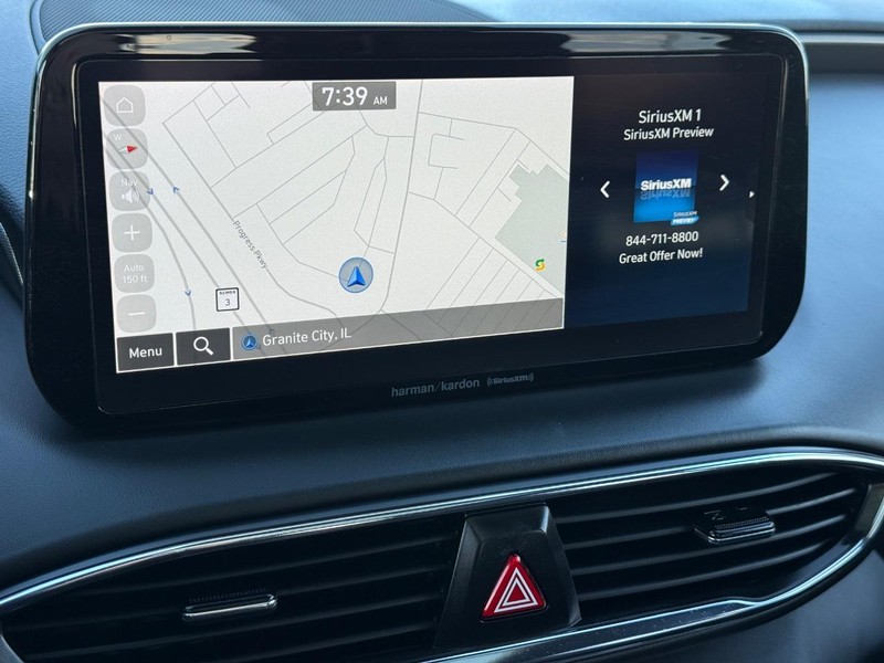 Hyundai Santa Fe Vehicle Full-screen Gallery Image 18