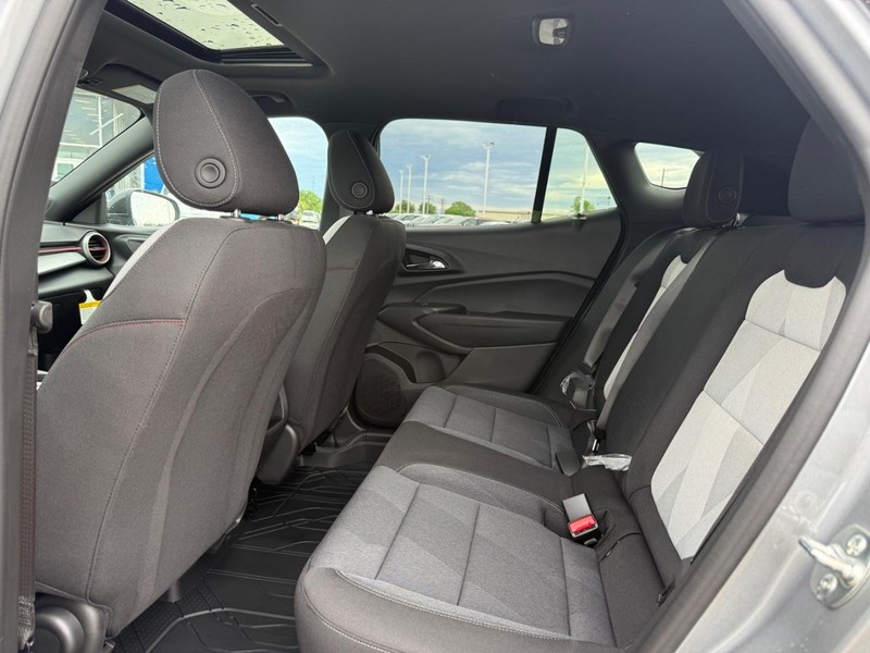 Chevrolet Trax Vehicle Full-screen Gallery Image 5