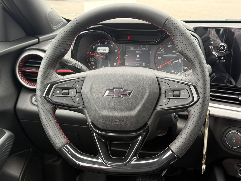 Chevrolet Trax Vehicle Full-screen Gallery Image 8