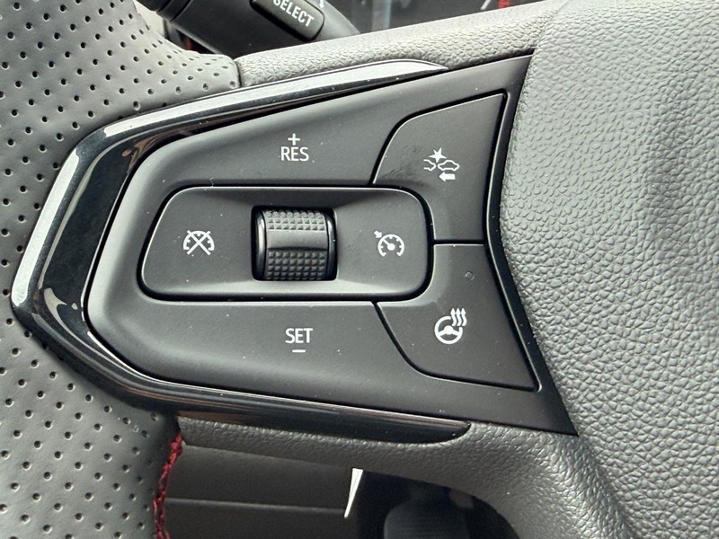 Chevrolet Trax Vehicle Full-screen Gallery Image 9