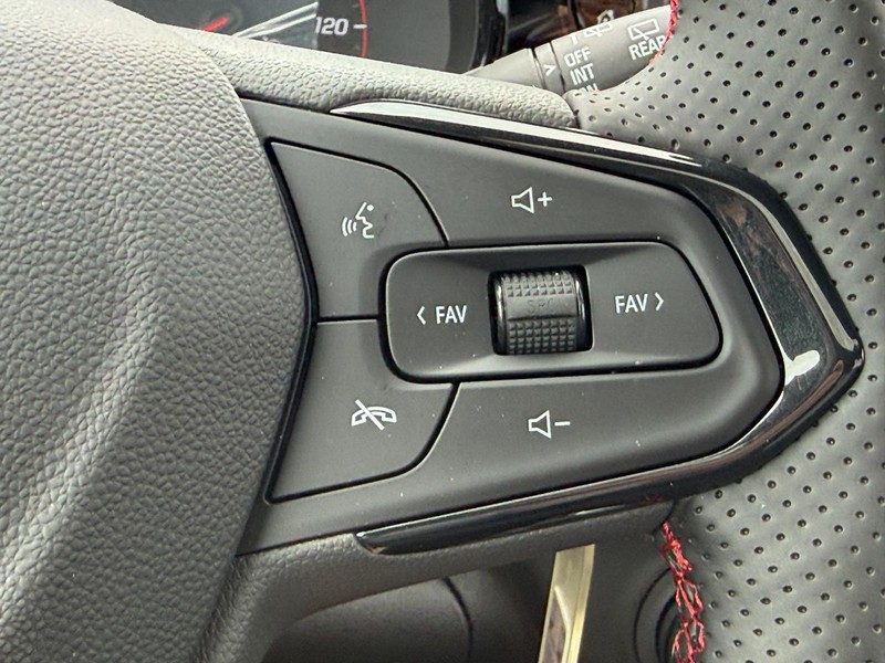 Chevrolet Trax Vehicle Full-screen Gallery Image 10