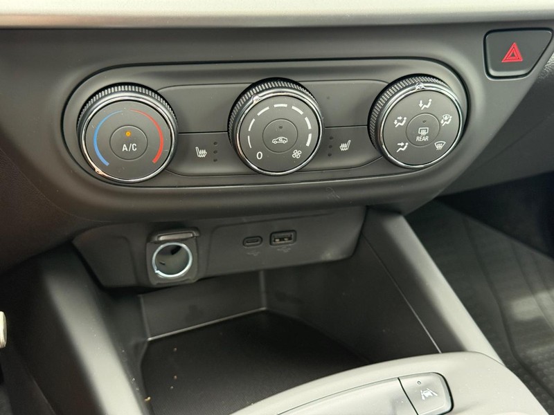 Chevrolet Trax Vehicle Full-screen Gallery Image 13