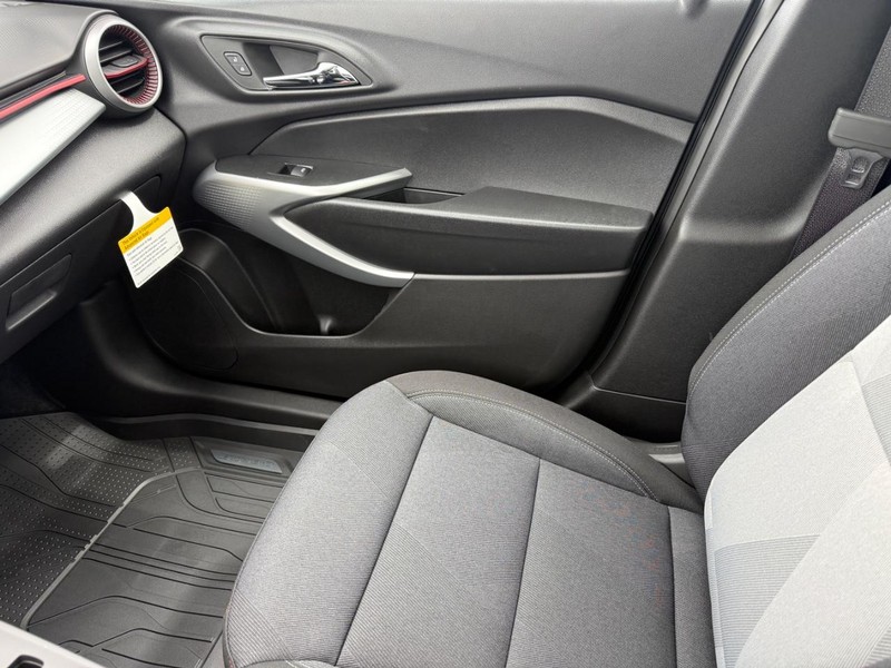 Chevrolet Trax Vehicle Full-screen Gallery Image 15