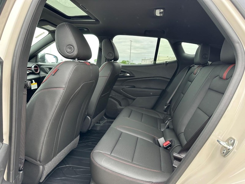 Chevrolet Trax Vehicle Full-screen Gallery Image 5