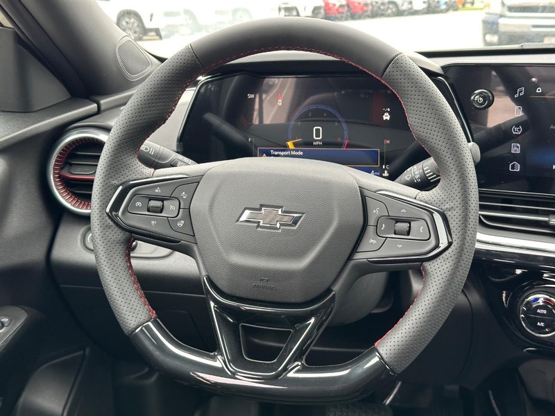 Chevrolet Trax Vehicle Full-screen Gallery Image 8