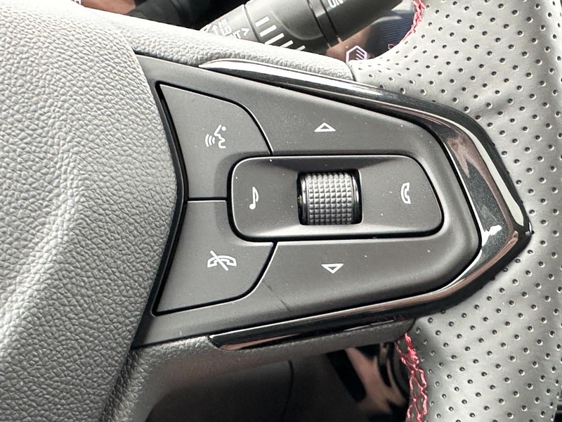 Chevrolet Trax Vehicle Full-screen Gallery Image 10