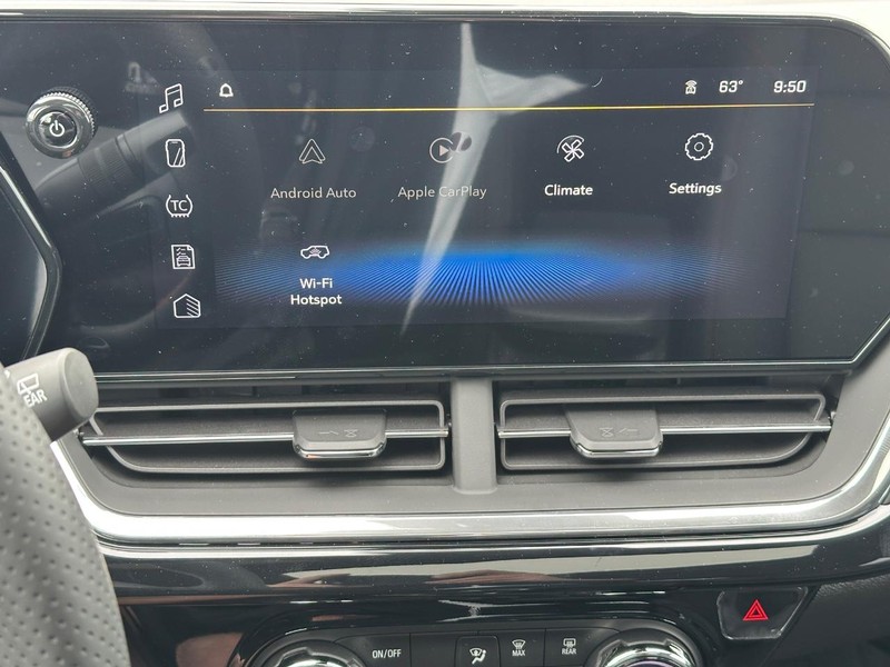 Chevrolet Trax Vehicle Full-screen Gallery Image 12