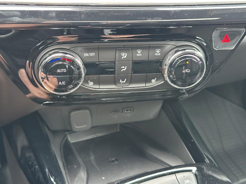 Chevrolet Trax Vehicle Full-screen Gallery Image 14