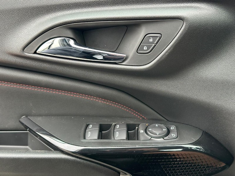 Chevrolet Trax Vehicle Full-screen Gallery Image 17