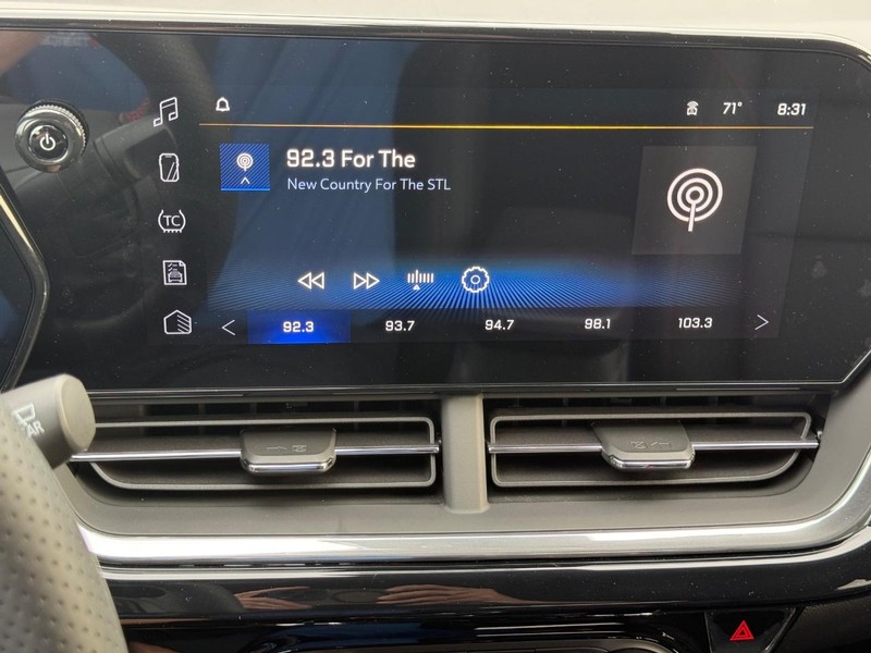 Chevrolet Trax Vehicle Full-screen Gallery Image 11