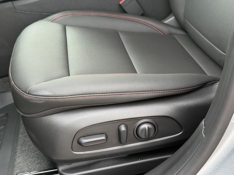 Chevrolet Trax Vehicle Full-screen Gallery Image 17