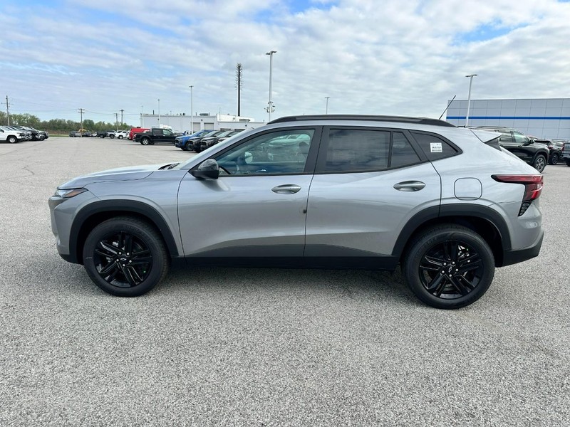 Chevrolet Trax Vehicle Full-screen Gallery Image 2