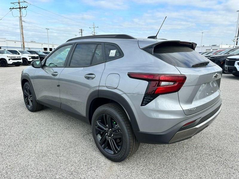 Chevrolet Trax Vehicle Full-screen Gallery Image 3