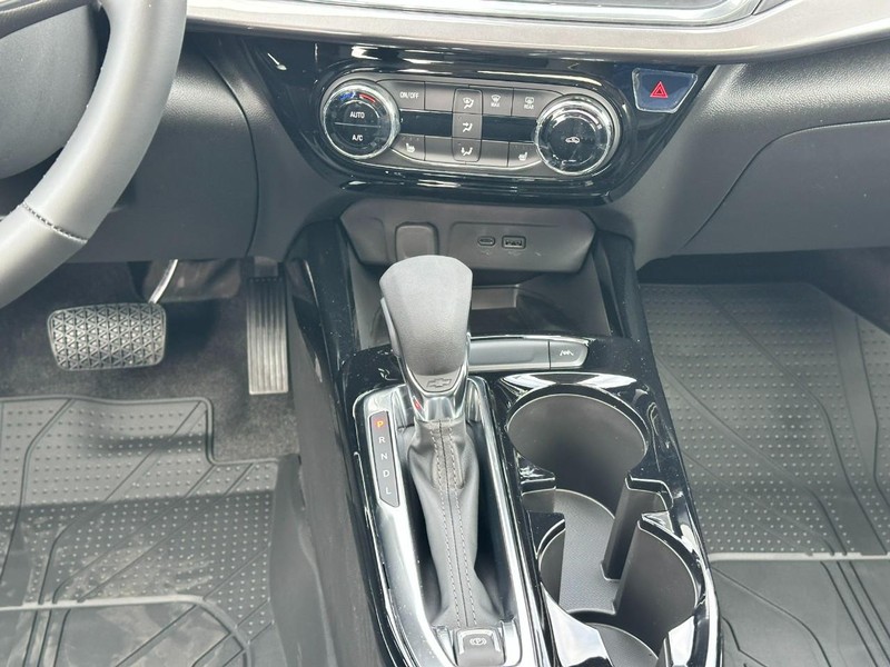 Chevrolet Trax Vehicle Full-screen Gallery Image 9