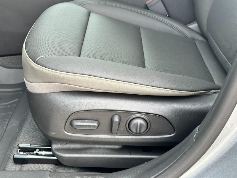 Chevrolet Trax Vehicle Full-screen Gallery Image 11