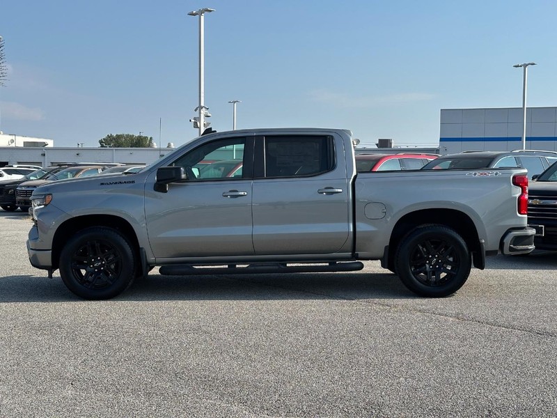 Chevrolet Silverado 1500 Vehicle Full-screen Gallery Image 2