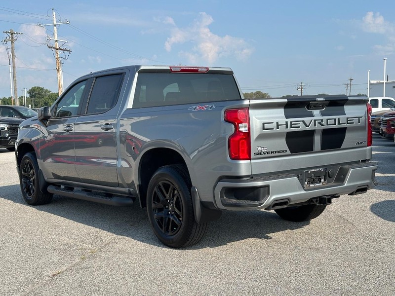 Chevrolet Silverado 1500 Vehicle Full-screen Gallery Image 3