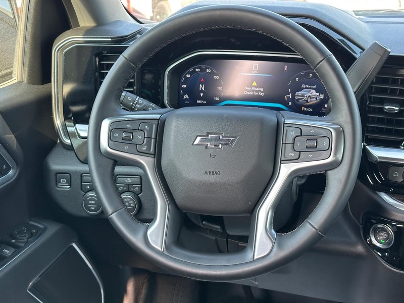Chevrolet Silverado 1500 Vehicle Full-screen Gallery Image 7