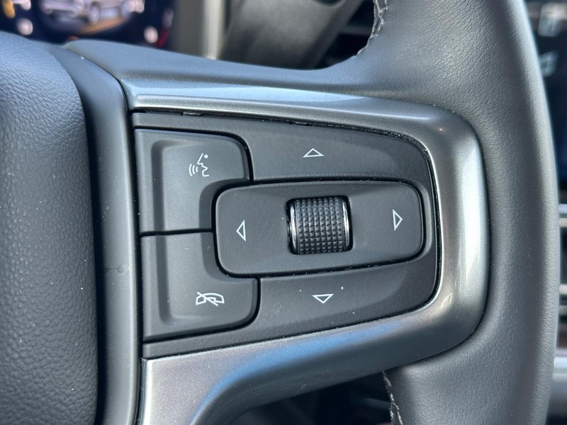 Chevrolet Silverado 1500 Vehicle Full-screen Gallery Image 9