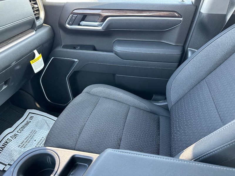 Chevrolet Silverado 1500 Vehicle Full-screen Gallery Image 14