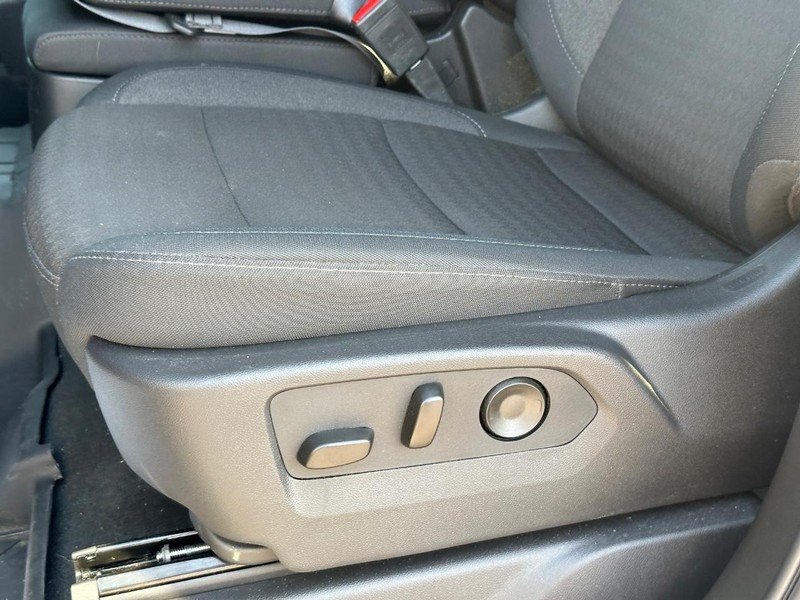 Chevrolet Silverado 1500 Vehicle Full-screen Gallery Image 17
