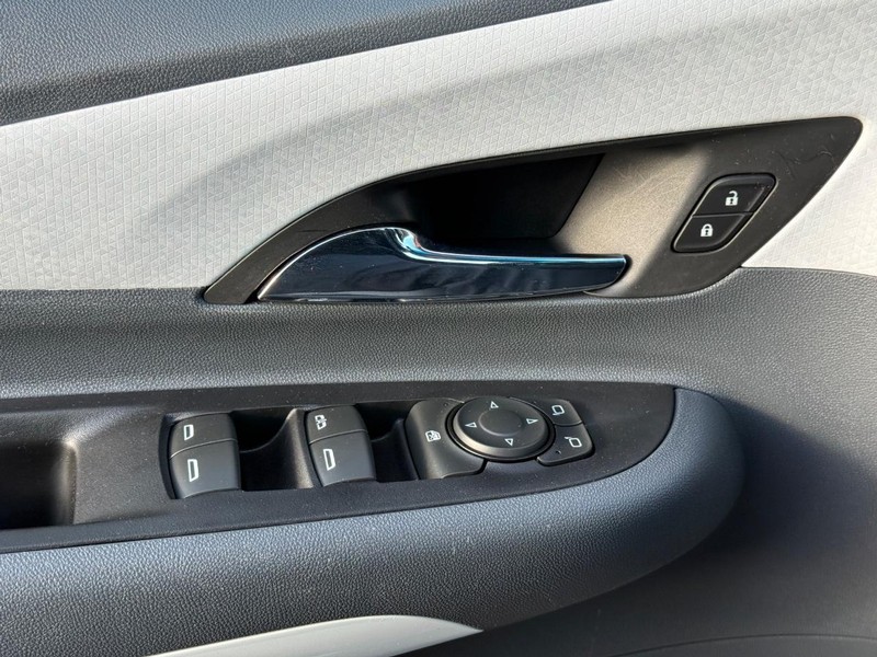 Chevrolet Bolt EV Vehicle Full-screen Gallery Image 22