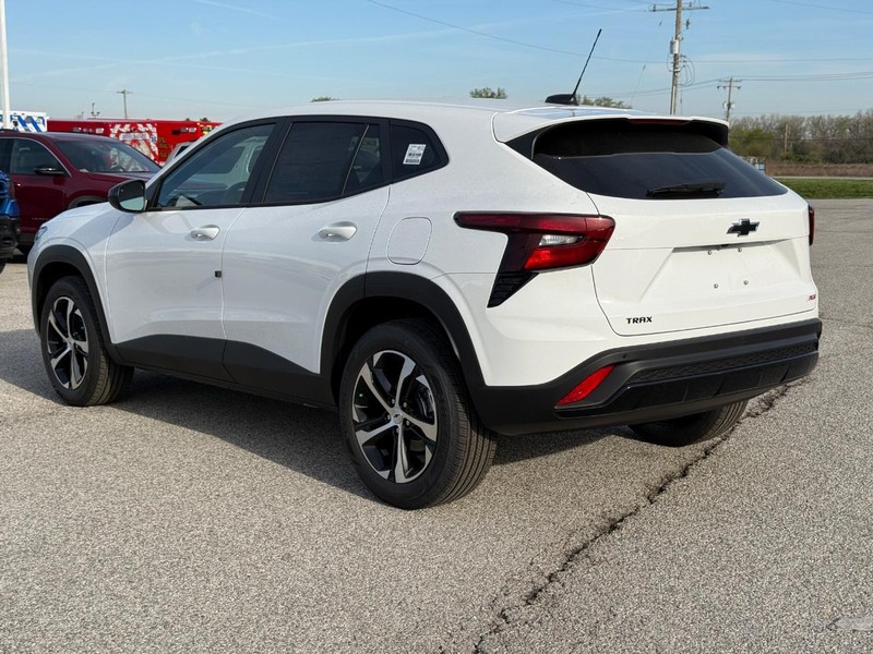 Chevrolet Trax Vehicle Full-screen Gallery Image 3