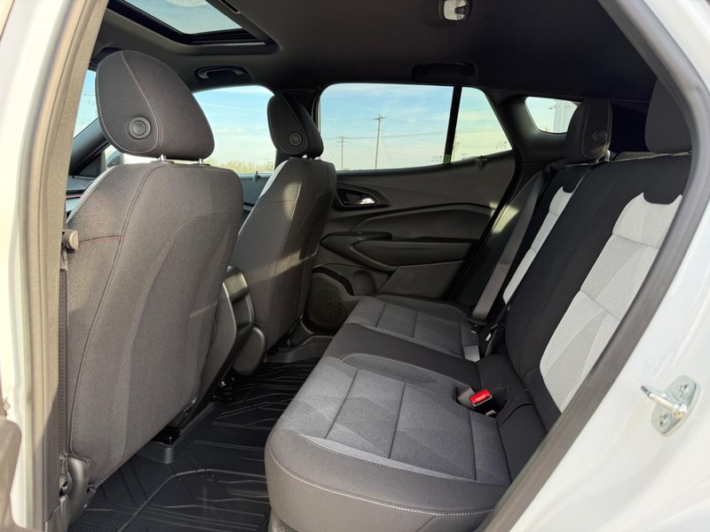 Chevrolet Trax Vehicle Full-screen Gallery Image 5