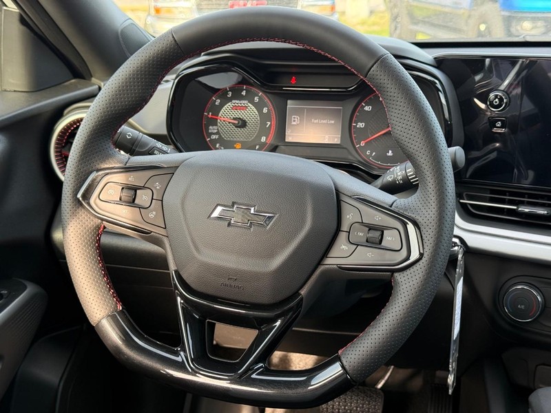 Chevrolet Trax Vehicle Full-screen Gallery Image 8
