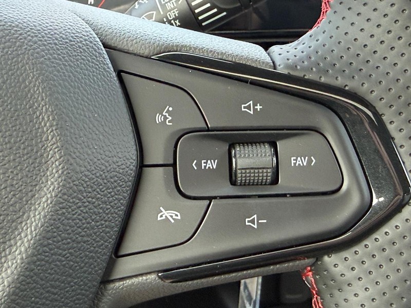 Chevrolet Trax Vehicle Full-screen Gallery Image 10