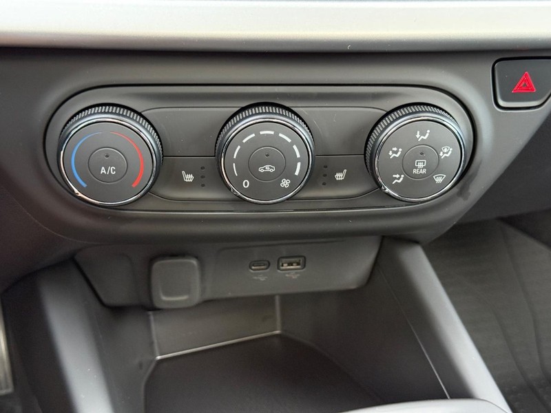 Chevrolet Trax Vehicle Full-screen Gallery Image 13