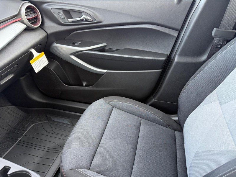 Chevrolet Trax Vehicle Full-screen Gallery Image 15