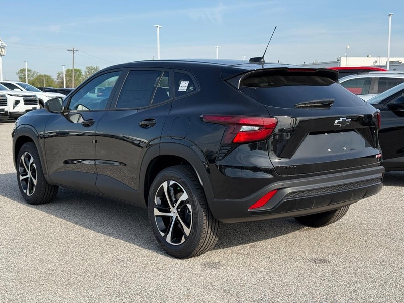 Chevrolet Trax Vehicle Full-screen Gallery Image 3