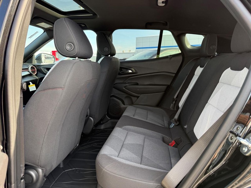 Chevrolet Trax Vehicle Full-screen Gallery Image 5