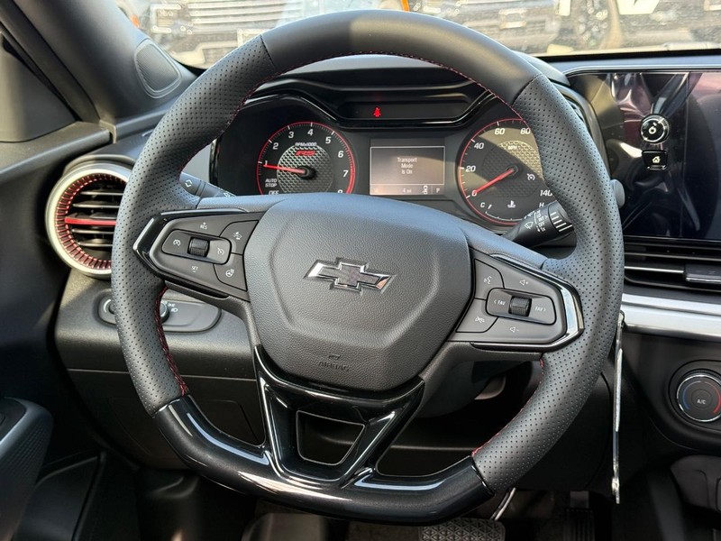 Chevrolet Trax Vehicle Full-screen Gallery Image 8