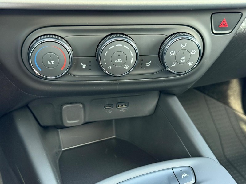 Chevrolet Trax Vehicle Full-screen Gallery Image 13