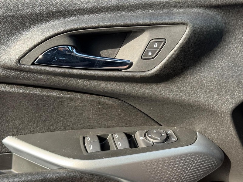 Chevrolet Trax Vehicle Full-screen Gallery Image 16
