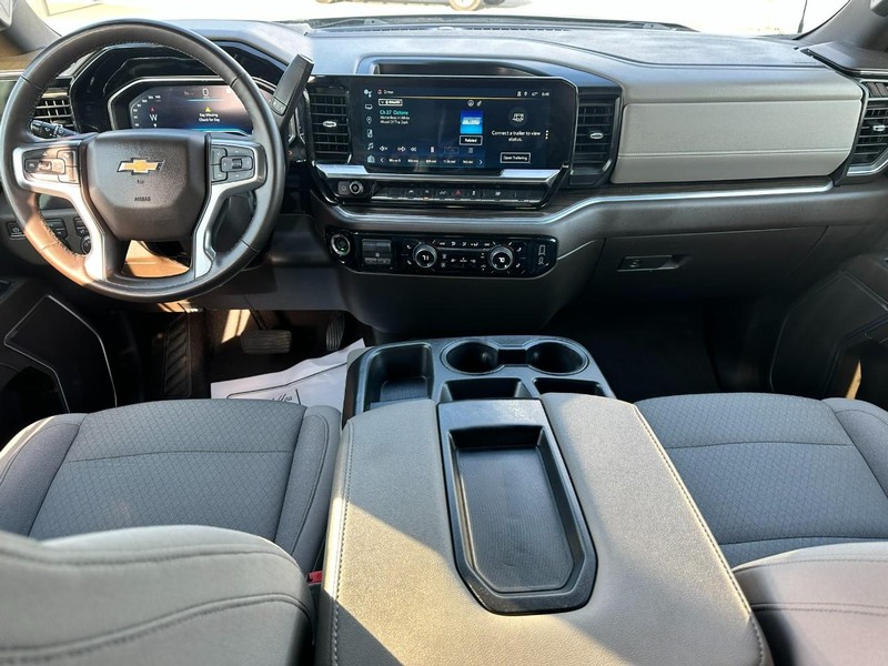 Chevrolet Silverado 1500 Vehicle Full-screen Gallery Image 11