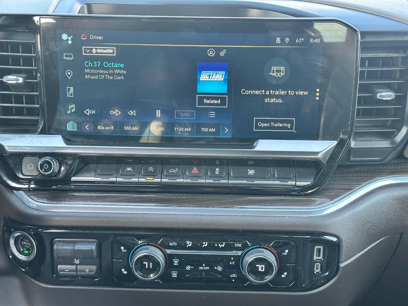 Chevrolet Silverado 1500 Vehicle Full-screen Gallery Image 13