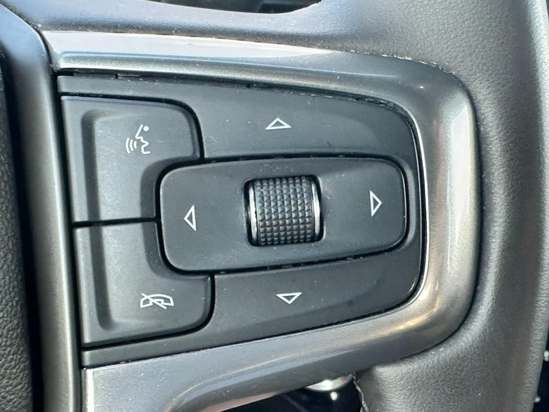 Chevrolet Silverado 1500 Vehicle Full-screen Gallery Image 19